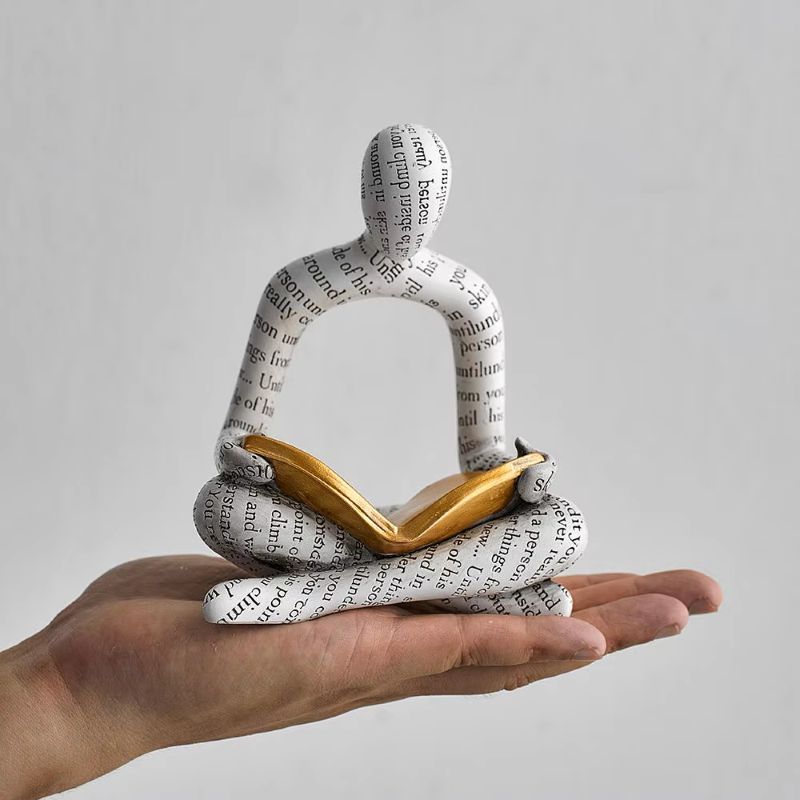 Dekorative Figur aus Kunstharz im Stil eines Denkers