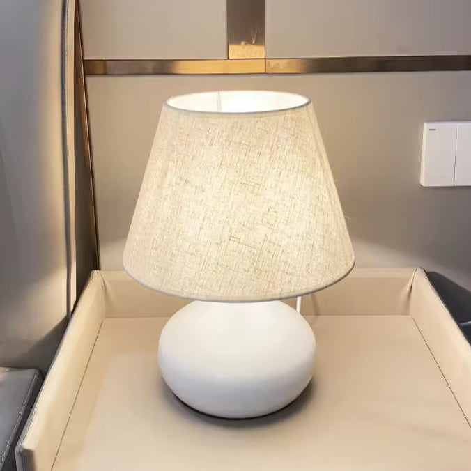 Skandinavische Stoff-Tischlampe