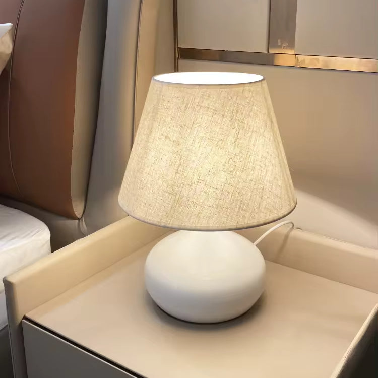 Skandinavische Stoff-Tischlampe